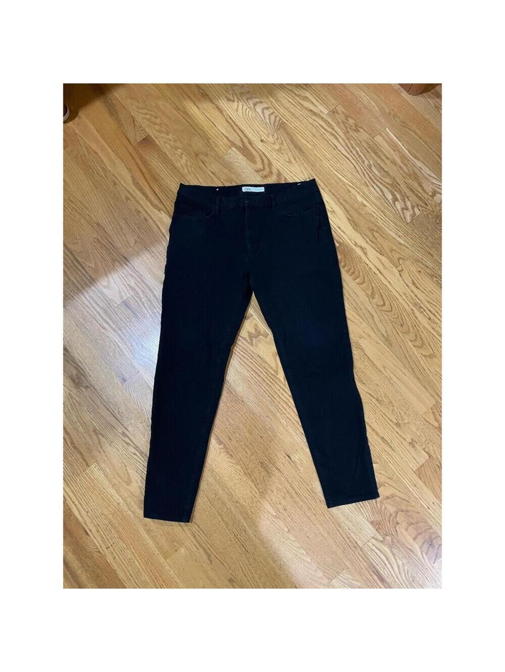 Women’ Zara Black Jeans Size 34 Inseam 26.5 Skinny fitted